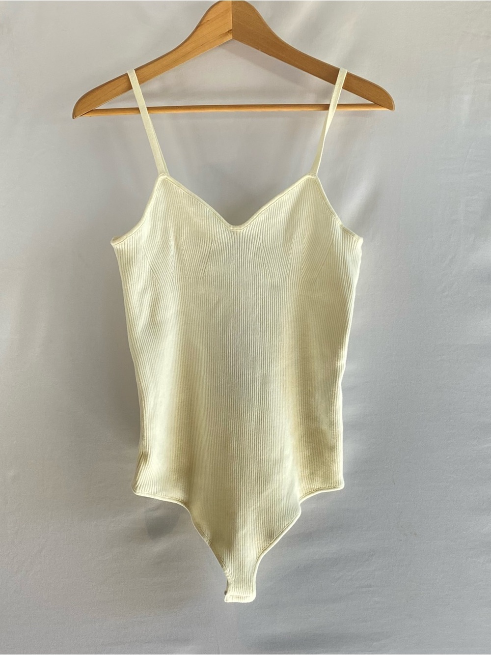 Vero Moda Lonnie Sleeveless V-Neck Tank-Style Bodysuit - Picture 7 of 8